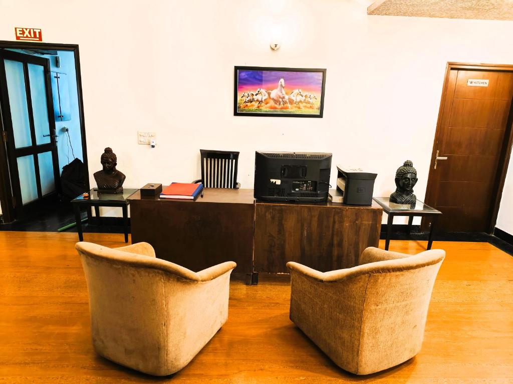 Tavisha Villa Film City Road Dadri Road — 4