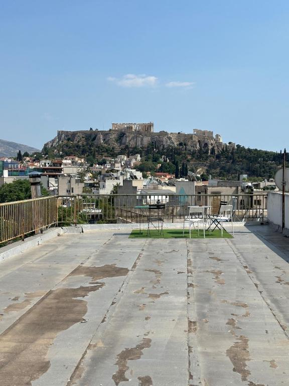 Rooftop in Psyrri- 360 Athens view