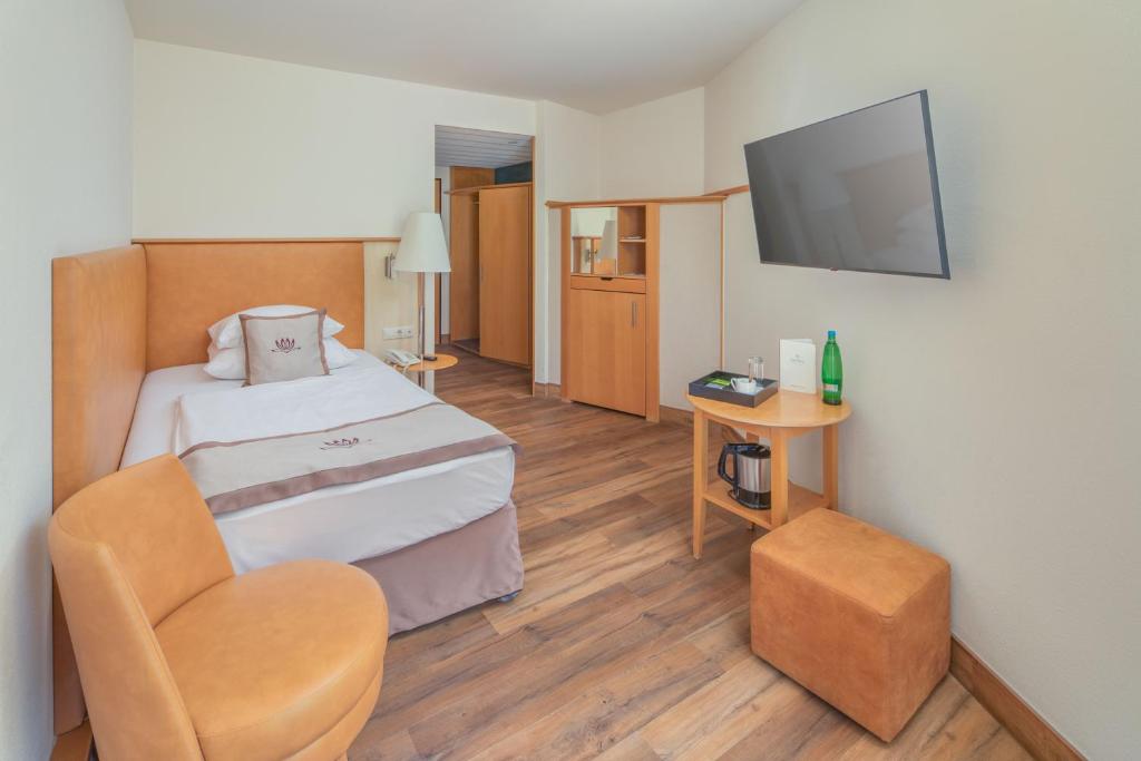 
Single Room with Terrace
