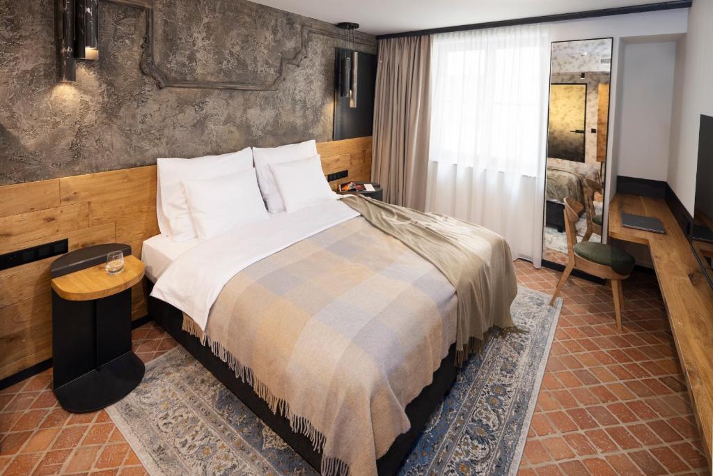 Nomadic Urban Premium Suites - 13