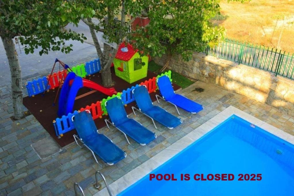 STROUBIS STUDIOS 2 - 17