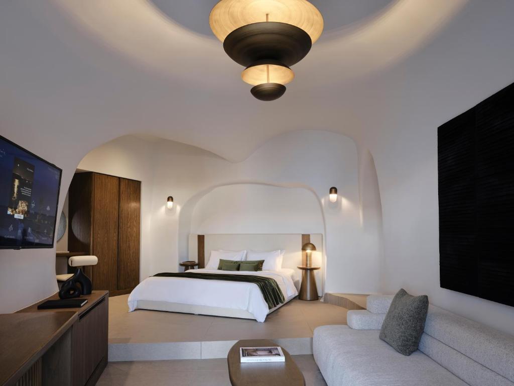 Deluxe Suite with Indoor Hot tub