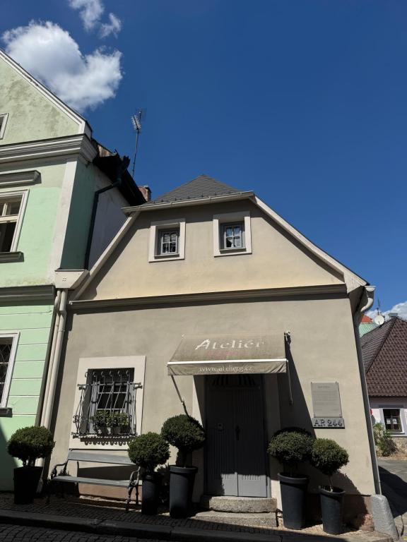 Tòa nhà nơi căn hộ tọa lạc