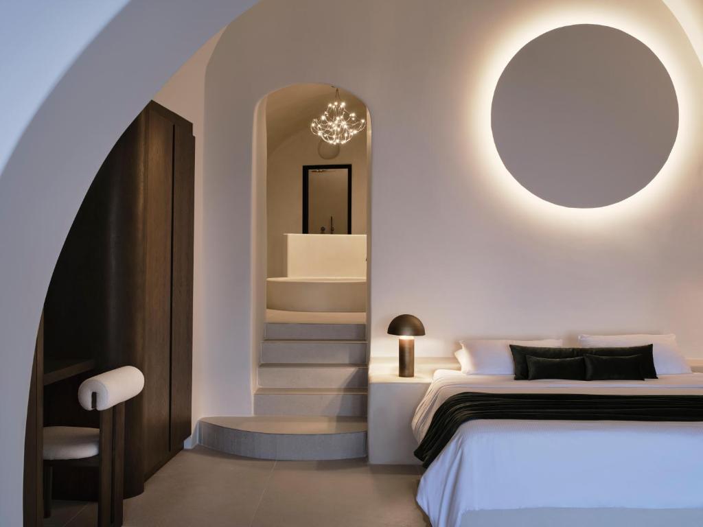Deluxe Suite with Hot Tub and Caldera View