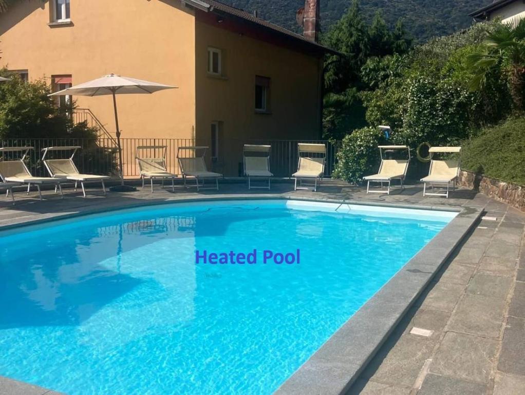 Bazén v ubytovaní Appartamenti Ferrari Residence alebo v jeho blízkosti