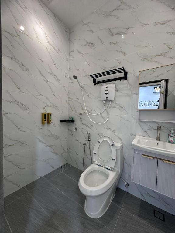 Ένα μπάνιο στο Rumah Petak Melor