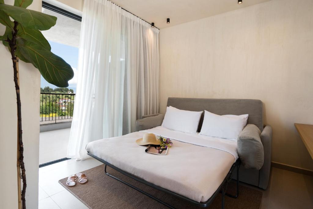 Pnoes Luxury Suites - 4