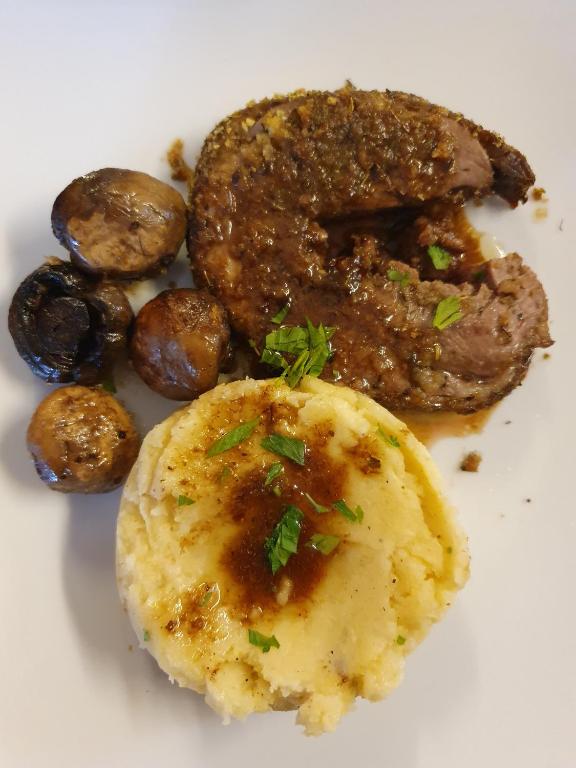 Jídlo v hotelu nebo okolí