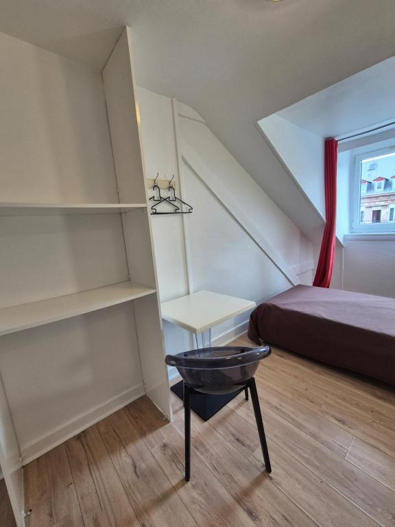 Budget Hôtel Weber - Strasbourg Centre Gare - Resim 5