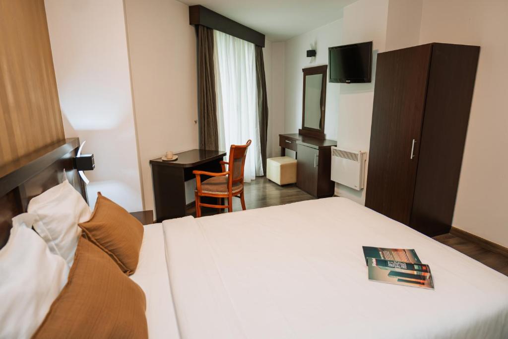 Hotel Duke Armeneasca City Center - Resim 19