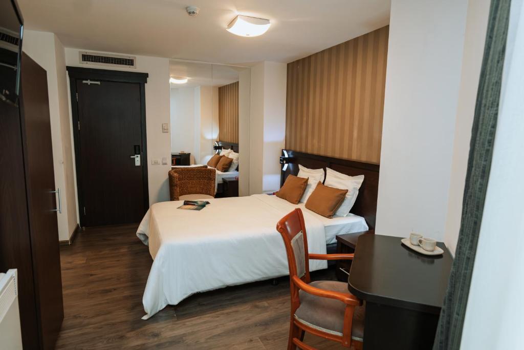Hotel Duke Armeneasca City Center - Resim 16