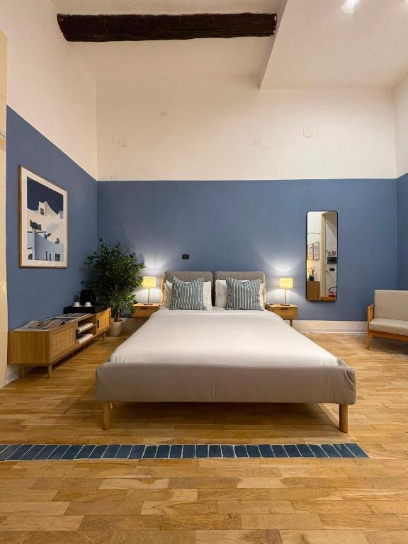 Blue Rattan - Toledo