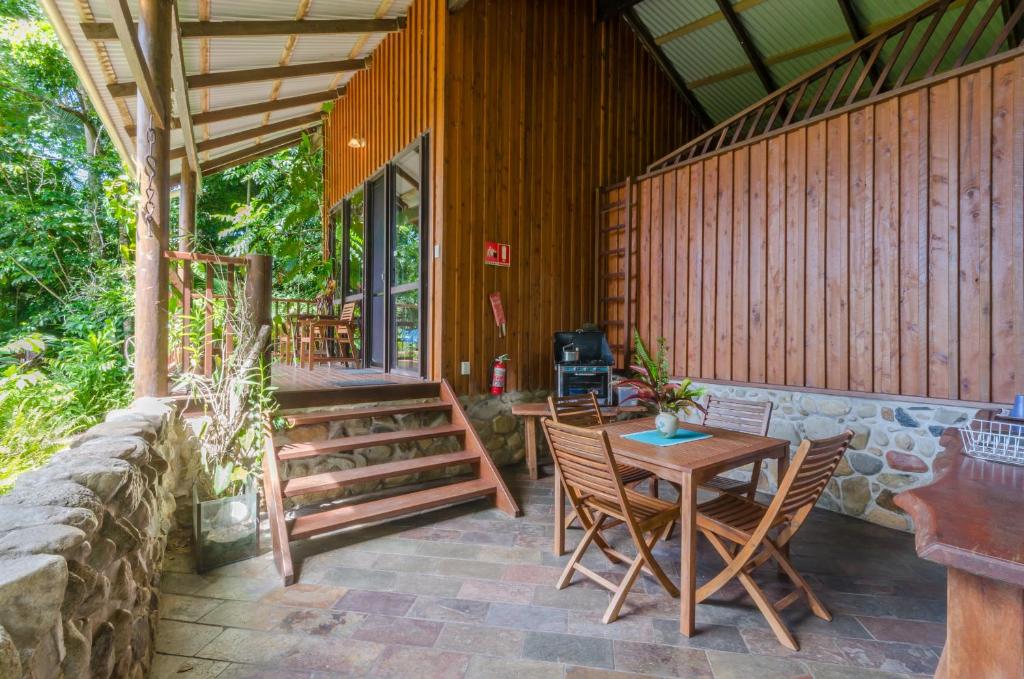 Balkón nebo terasa v ubytování Epiphyte B & B