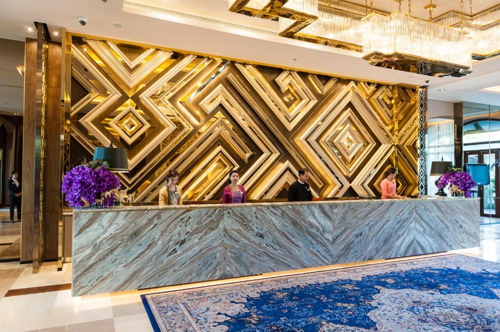 Gambar di galeri bagi Hotel Chatrium Royal Lake Yangon di Yangon