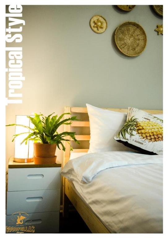 Goodfellas Thong lo Hostel #NO CHECK IN AFTER 5 PM-CHECK IN TIME NEEDED# - 13