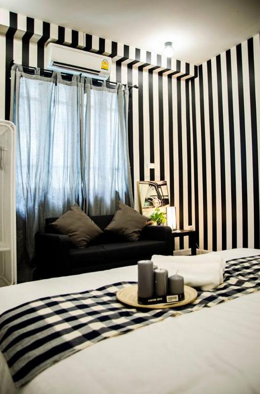 Goodfellas Thong lo Hostel #NO CHECK IN AFTER 5 PM-CHECK IN TIME NEEDED# - 5