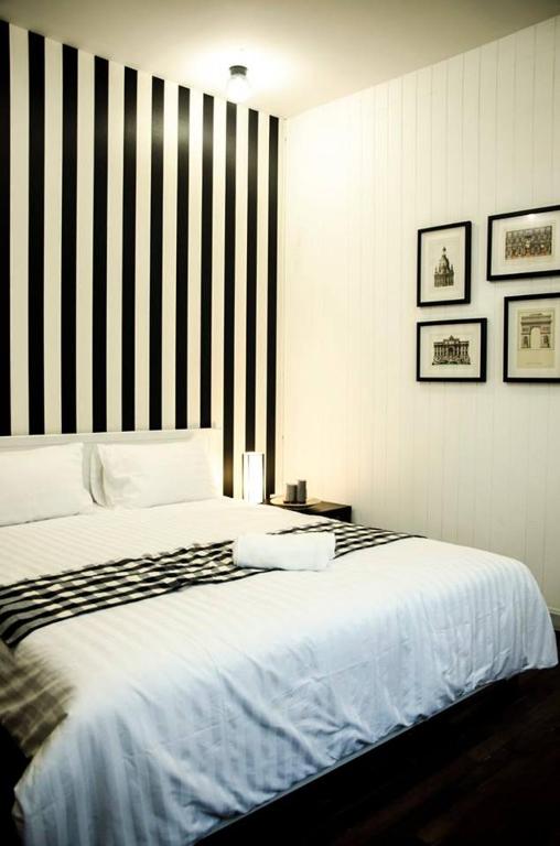 Goodfellas Thong lo Hostel #NO CHECK IN AFTER 5 PM-CHECK IN TIME NEEDED# - 1