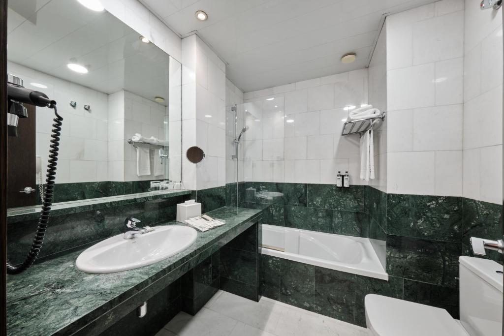 Catalonia Sagrada Familia - Resim 25