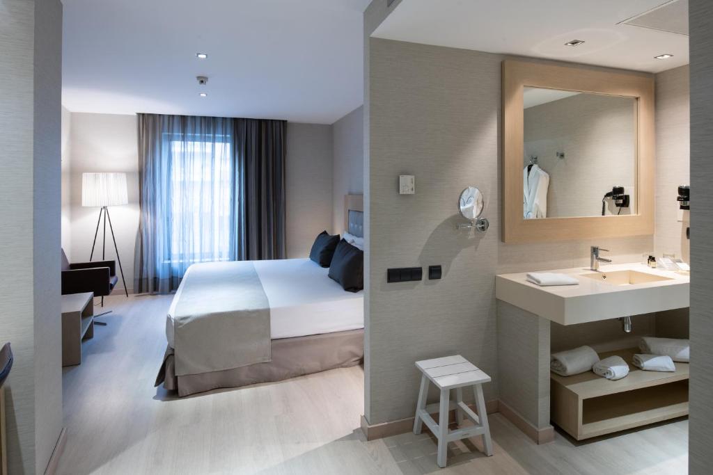 Catalonia Sagrada Familia - Resim 28