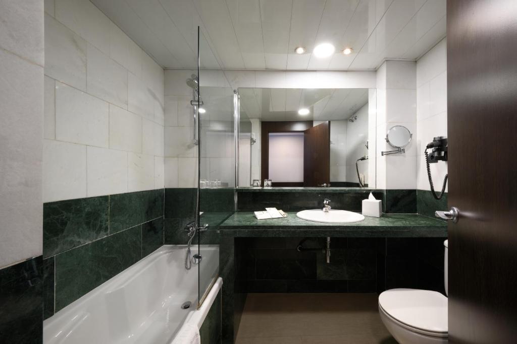 Catalonia Sagrada Familia - Resim 37