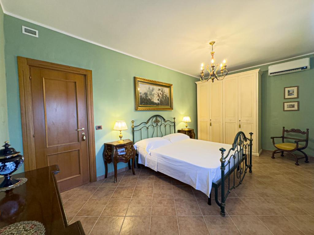 Relais Casale Corvo - Double Room With Private External Bathroom