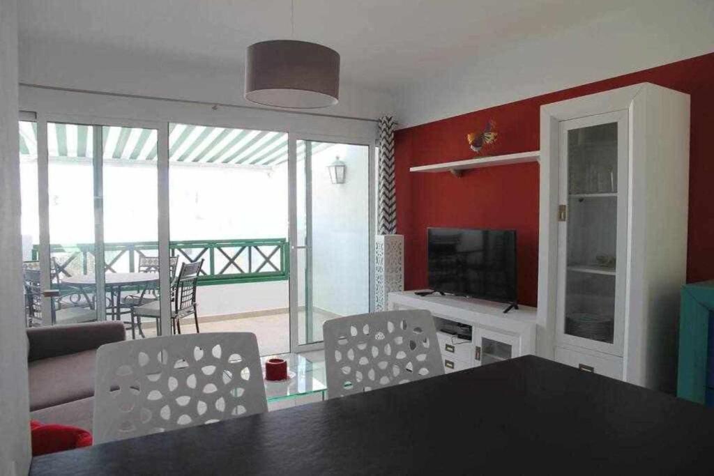 TV a/nebo společenská místnost v ubytování Bonito apartamento cerca la playa