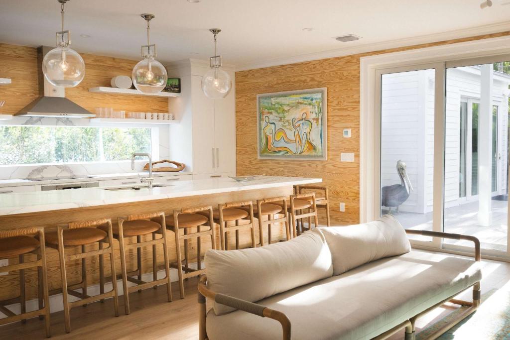 Χώρος καθιστικού στο Rigby House - Brand New with Private Pool