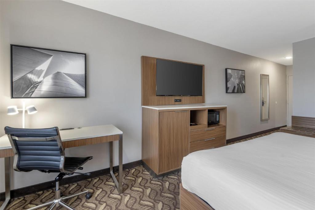 Best Western Airport Plaza Hotel – LAX Airport LA Stadium photo