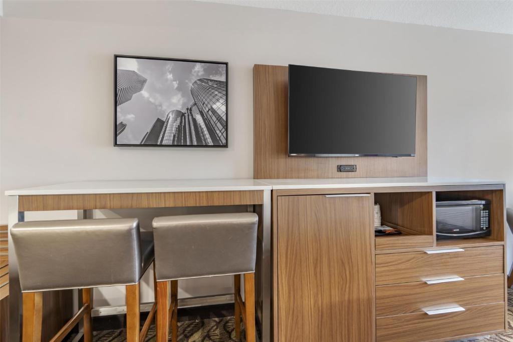 Best Western Airport Plaza Hotel – LAX Airport LA Stadium photo
