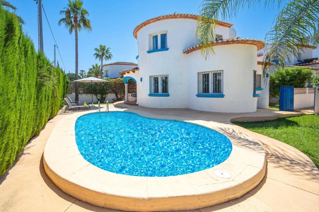 Villa Libra by Villa Plus