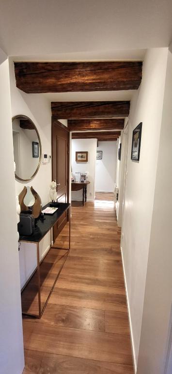 Postel nebo postele na pokoji v ubytování Gîte Du XVe