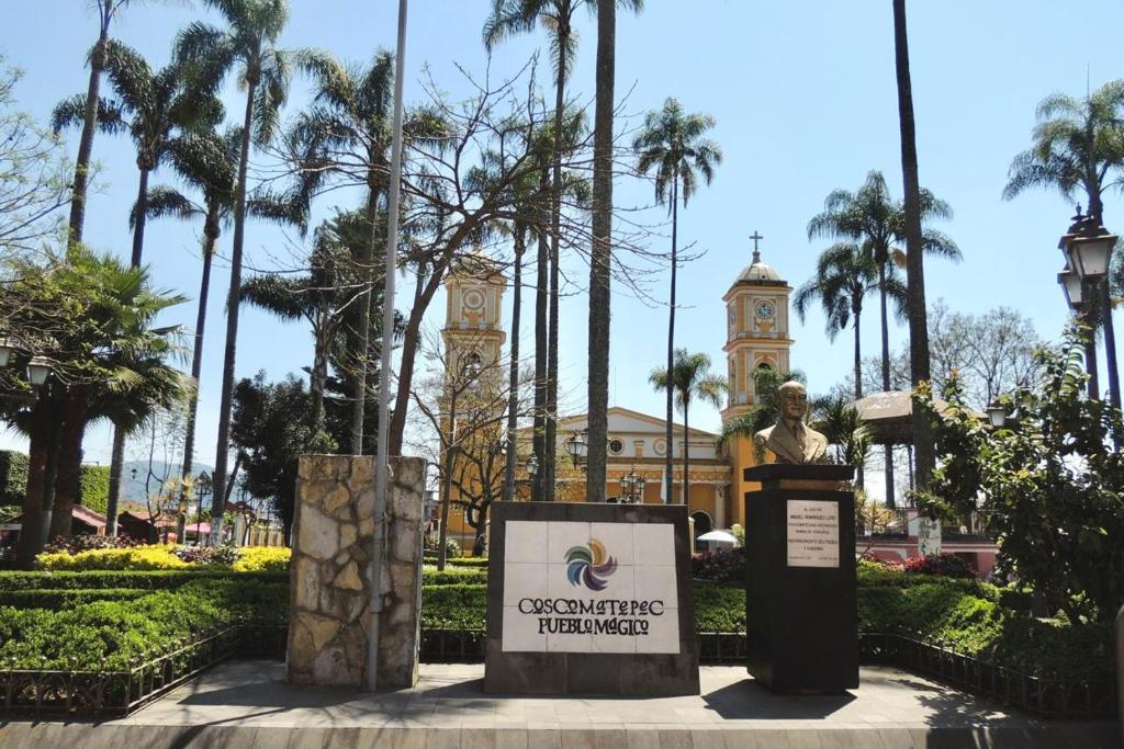 Κήπος έξω από το Plaza Real Hotel Boutique