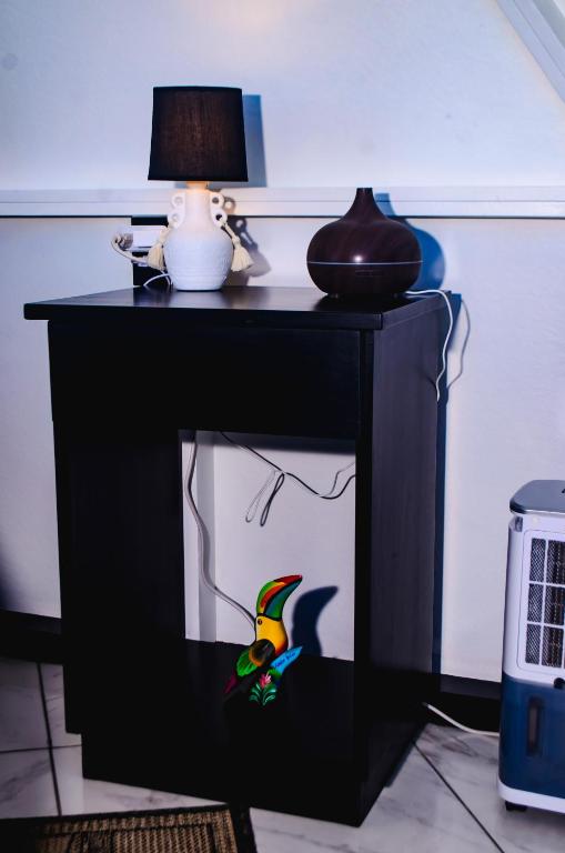 TV a/nebo společenská místnost v ubytování Sunrise Hill Glamping