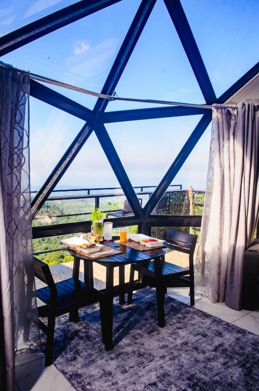 Balkón nebo terasa v ubytování Sunrise Hill Glamping