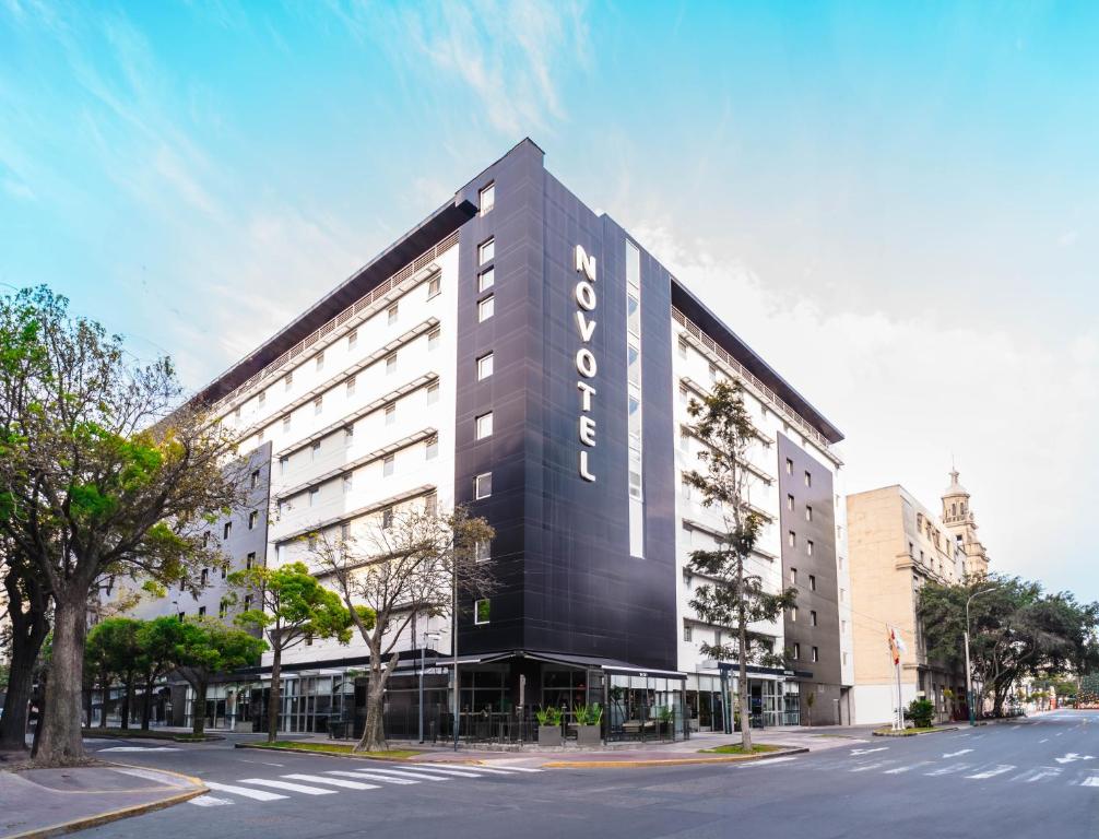 O edifício em que o hotel se localiza