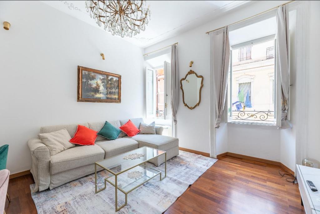 Colosseum Apartment, 3 bedrooms, 3 baths, large living room with a sofa bed, the apartment can accommodate 8 people