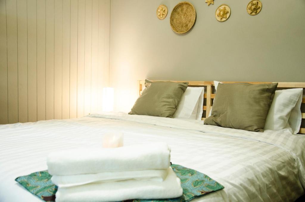 Goodfellas Thong lo Hostel #NO CHECK IN AFTER 5 PM-CHECK IN TIME NEEDED# - 16