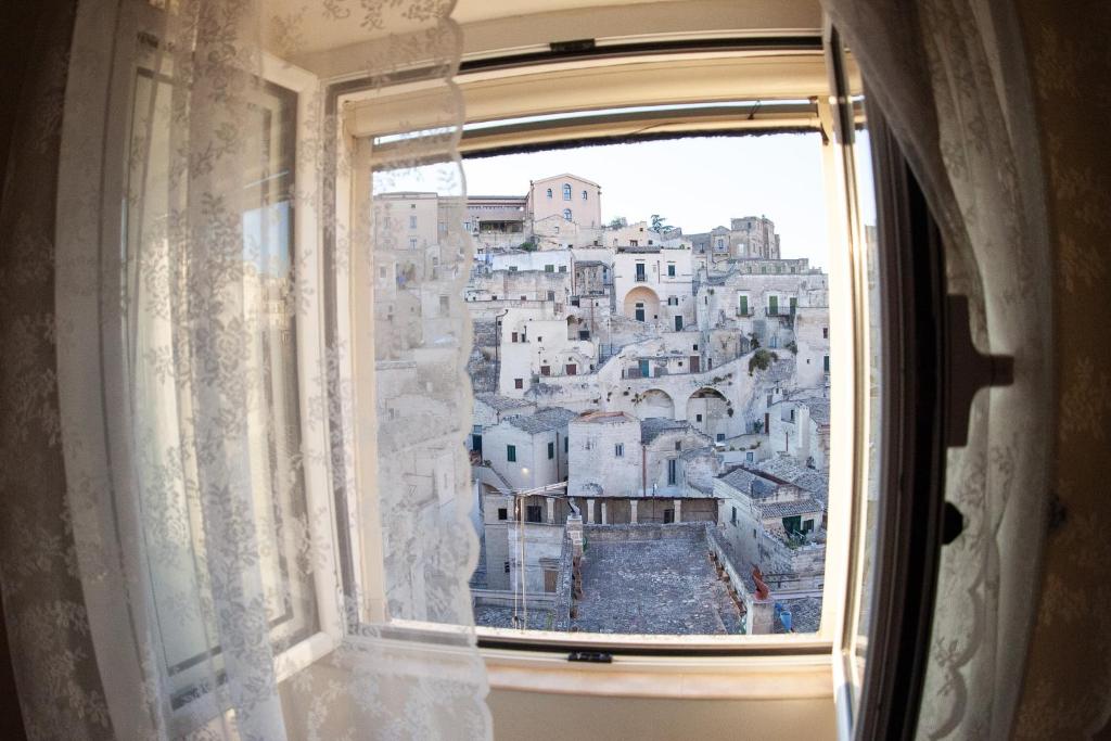 Nespecifikovaný výhled na destinaci Matera nebo výhled na město při pohledu z penzionu