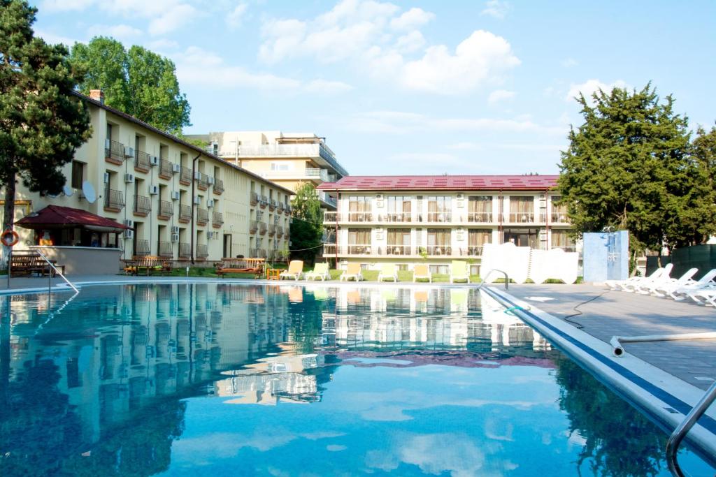 Bazén v ubytování Q Hotel nebo v jeho okolí