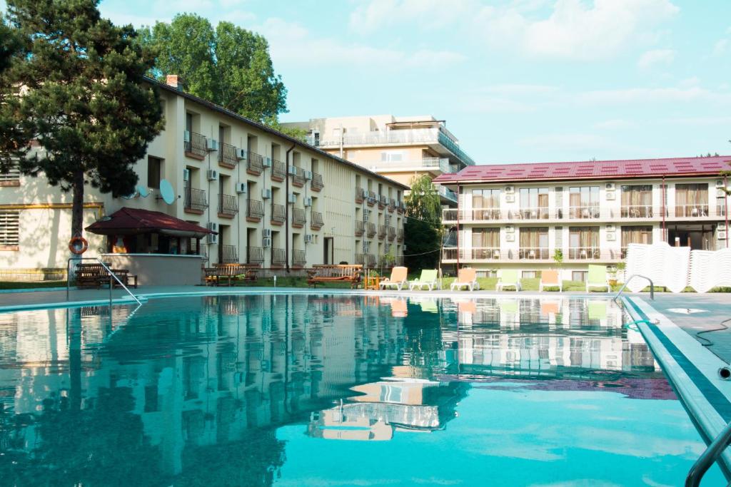 Bazén v ubytování Q Hotel nebo v jeho okolí
