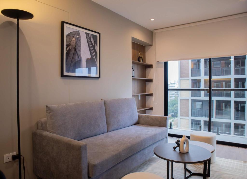 Χώρος καθιστικού στο Majestic 1BR with Balcony in Miraflores