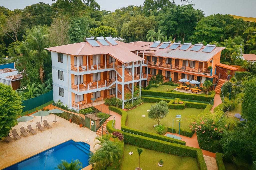 Bazén v ubytování Hotel Divisamar by LHR nebo v jeho okolí