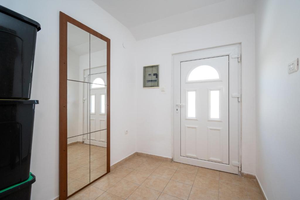 Fotografie z fotogalerie ubytování Apartments with swimming pools Zubovici, Pag - 9365 v destinaci Zubovići