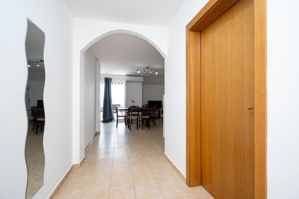 Fotografie z fotogalerie ubytování Apartments with swimming pools Zubovici, Pag - 9365 v destinaci Zubovići