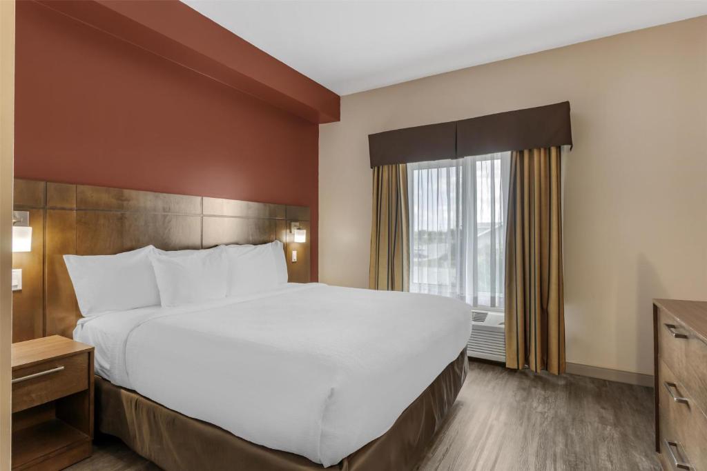 Best Western Plus Winnipeg West - Resim 24