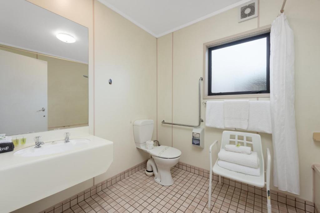 ASURE Macy's Motor Inn - Resim 40