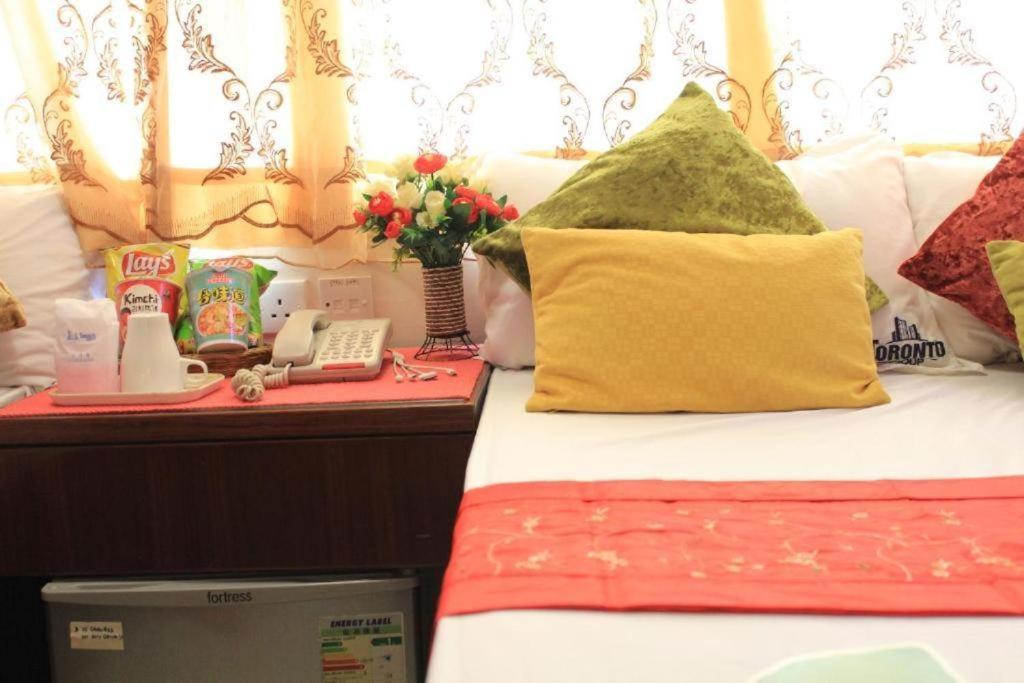 Letto o letti in una camera di Philippine Manila Motel 8F MIRADOR
