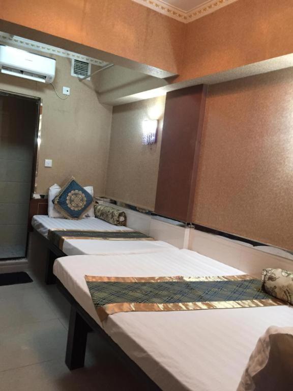 Letto o letti in una camera di Philippine Manila Motel 8F MIRADOR