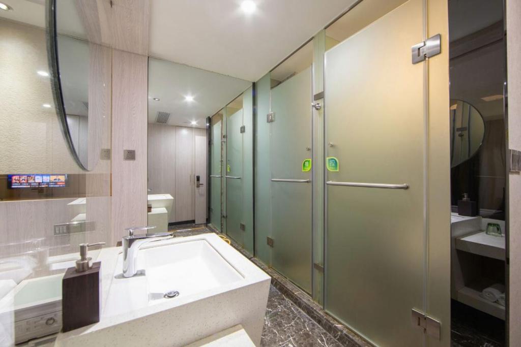 Koupelna v ubytování Paco Hotel Tianhe Coach Terminal Metro Satation Guangzhou-Free Shuttle Bus for Canton Fair