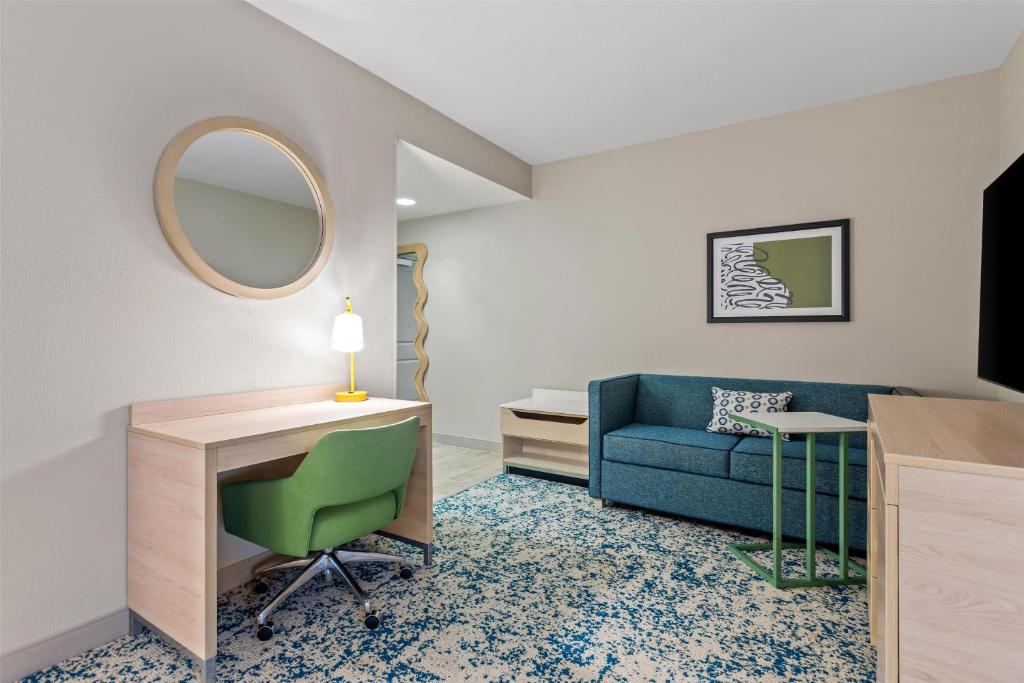 Hampton Inn & Suites St. Petersburg/Downtown photo